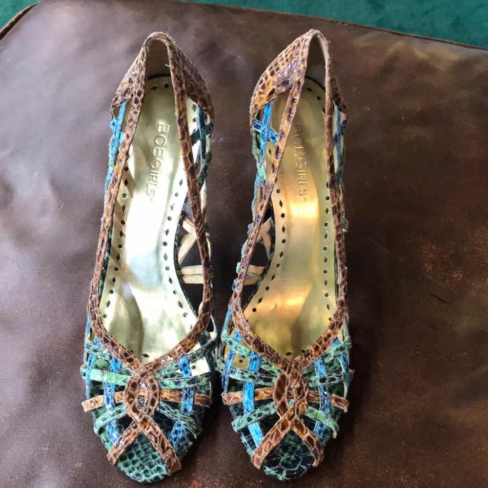 BCBG 7 women’s heels